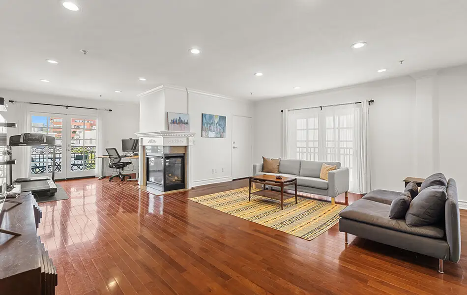 brentwood condo for sale on dorothy street