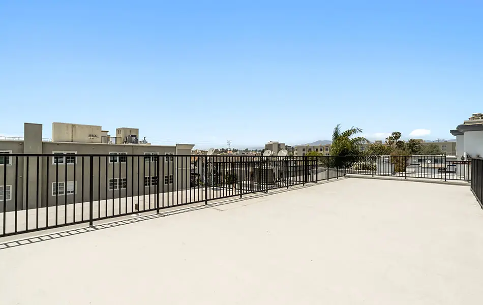 brentwood condo for sale on dorothy street