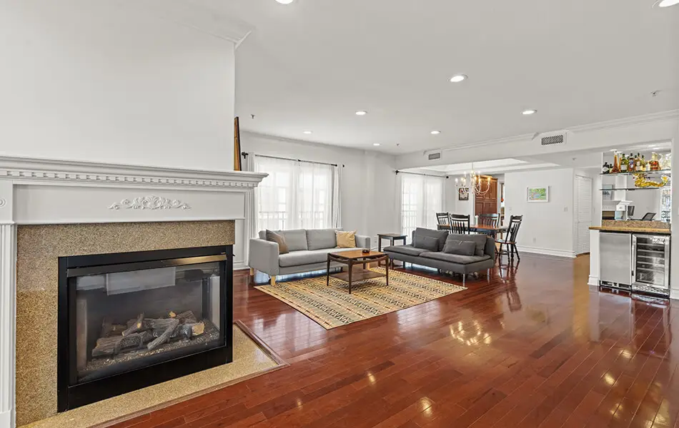 brentwood condo for sale on dorothy street