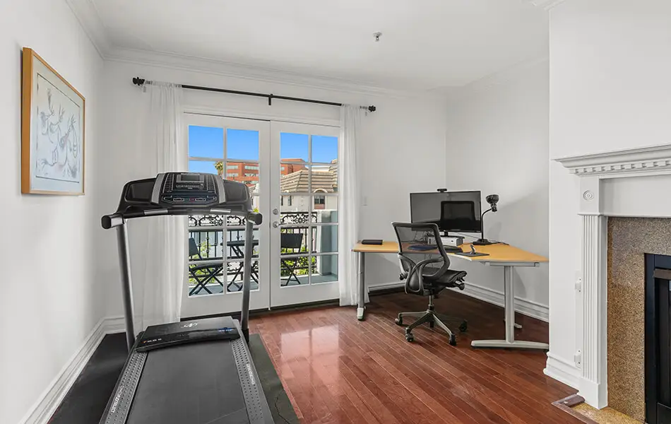 brentwood condo for sale on dorothy street