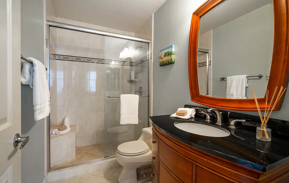 2 bedroom west la condo rochester avenue
