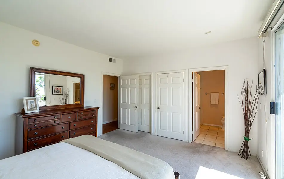 2 bedroom west la condo rochester avenue