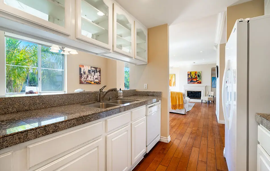 2 bedroom west la condo rochester avenue