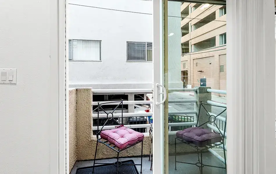 1160 granville avenue brentwood townhome