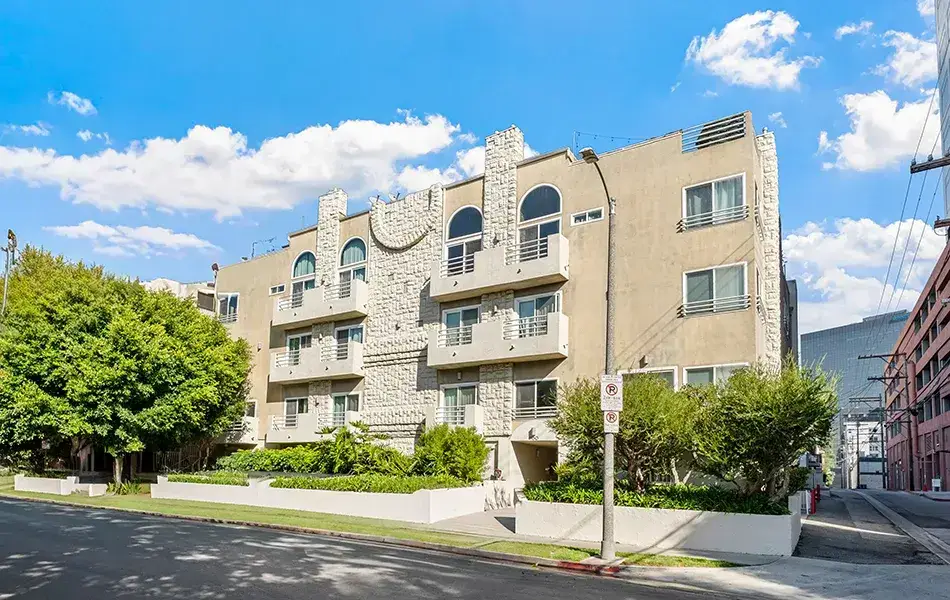 1160 granville avenue brentwood townhome