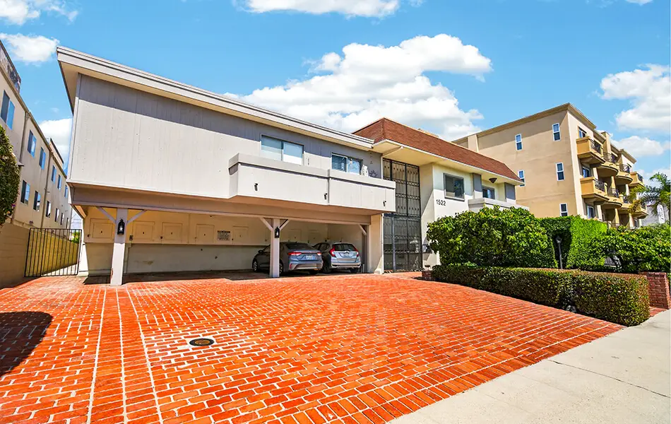 4 1522 centinela avenue 101 west la condo.jpg