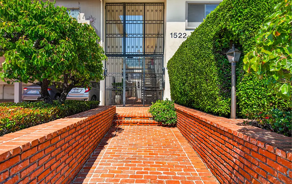 5 1522 centinela avenue 101 west la condo.jpg